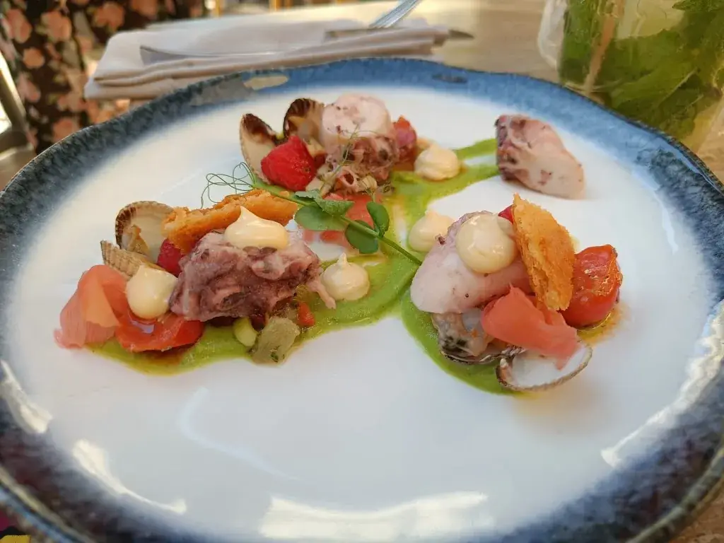 L._La Rencontre_Montreuil-Bellay_review