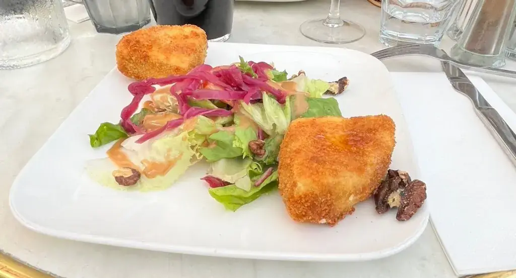 Fremde Heimat_La Station Services_Montreuil_recensione