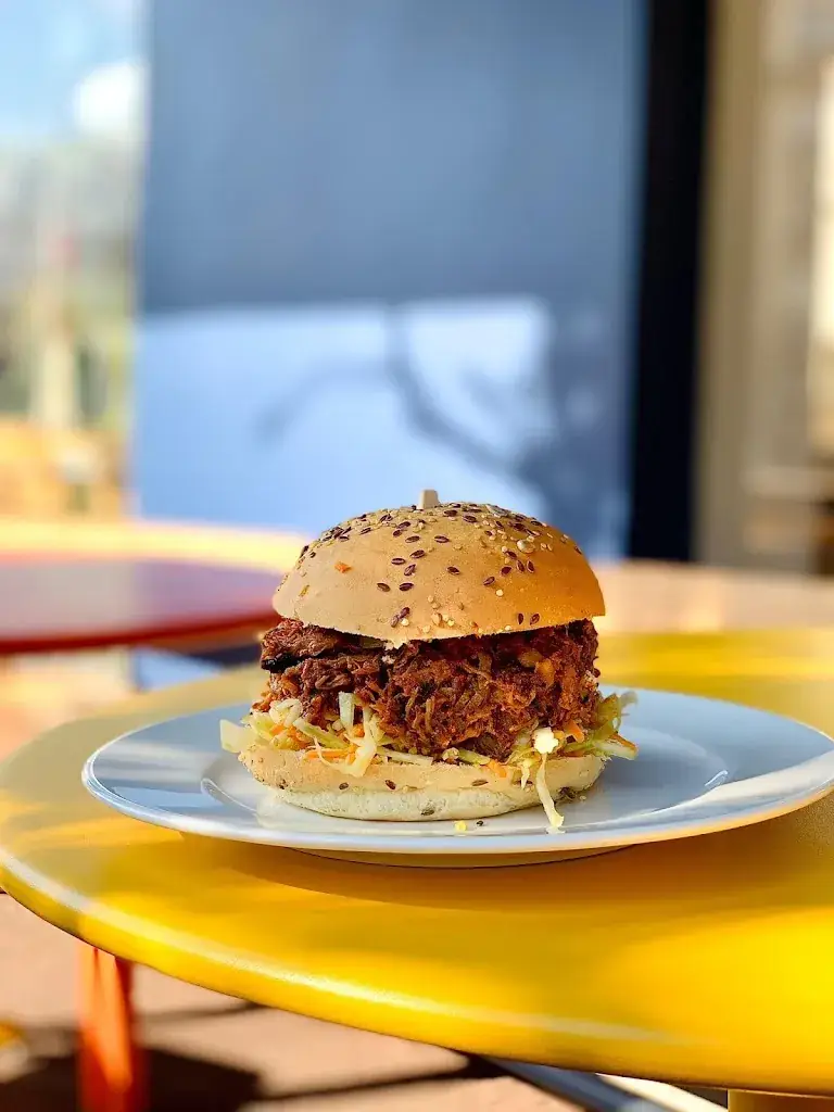 Montroy Caféteria_Montreuil_slider_image_3