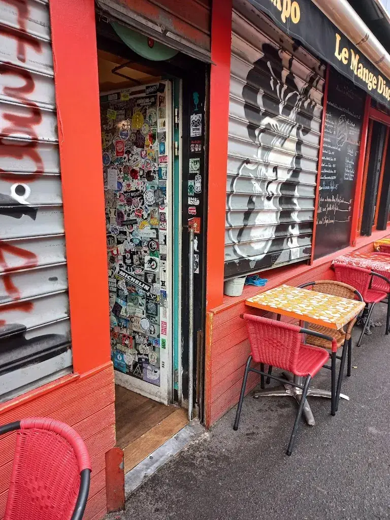 Le Mange Disc restaurant in Montreuil