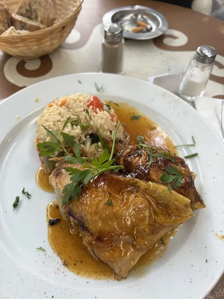 vic mcnabb_Le Café Salé | Le Bistrot Authentique de Montreuil_Montreuil_review