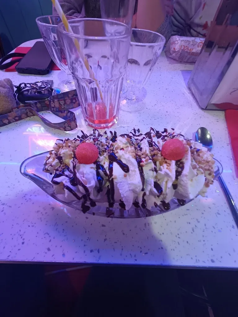 Alan Chevalier_Le Fifties_Paimpol_review