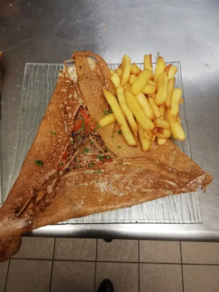 Le Purple restaurant in Parigné-l'Évêque