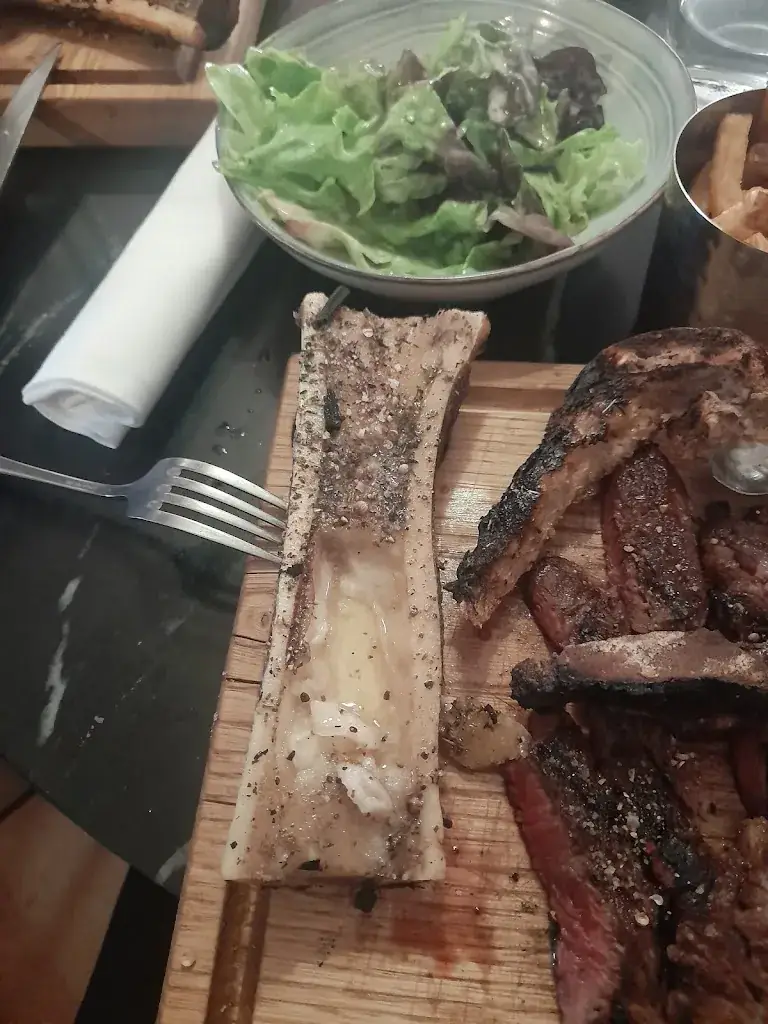 Omercan Gulmez_Chez Ernest_Montauban_reseña