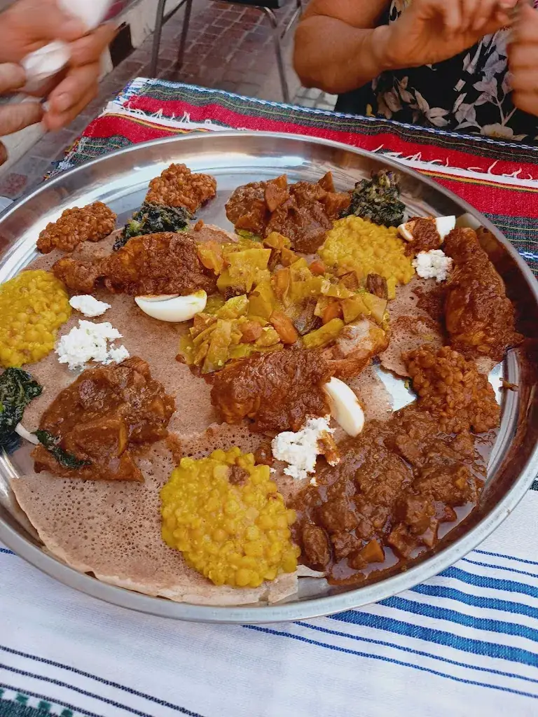 Restaurant Ethiopien GENET_Montauban_slider_image_2