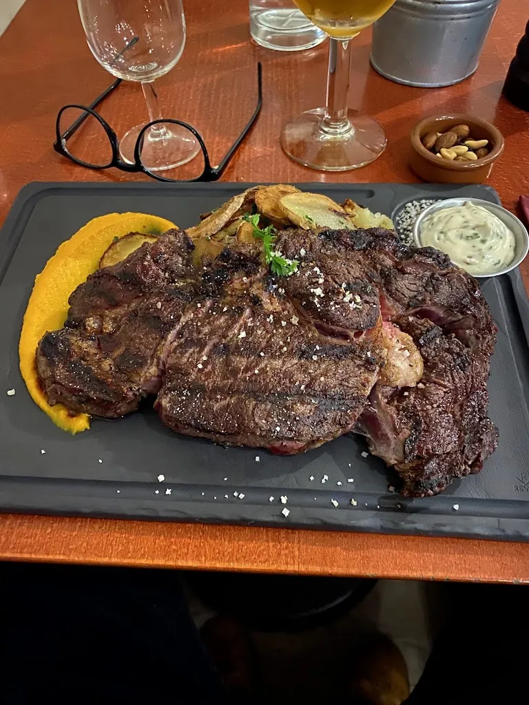 Joshua Newman_Buffet L'Estanquet_Montauban_review