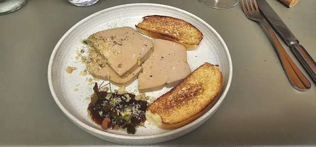 foreign bear_Bistrot Constant_Montech_review