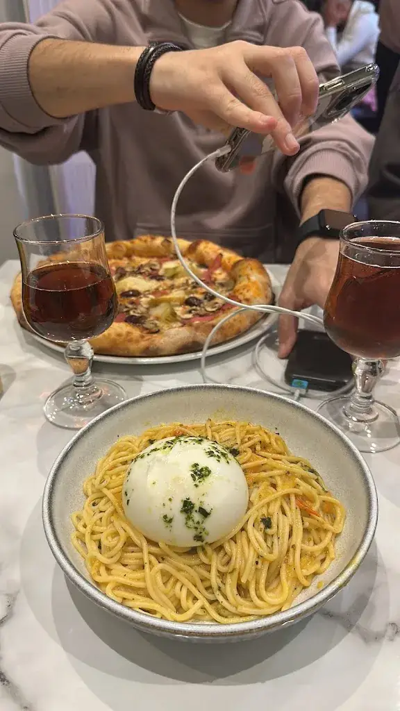 Izabella Sibaja_Bon Gusto_Montreuil_Bewertung