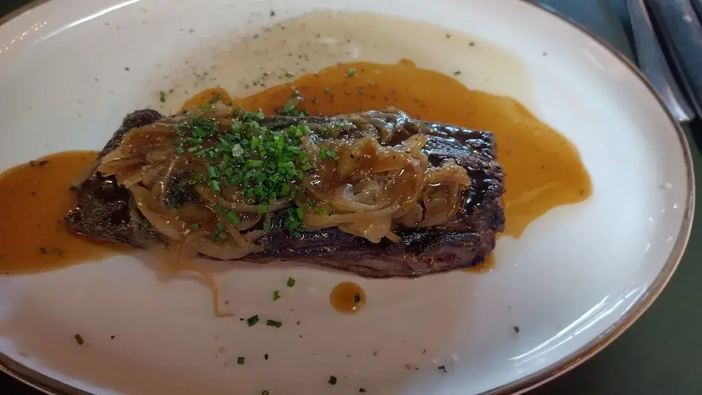 Cylou Germanos_Grand’Place_Montreuil-sur-Mer_review