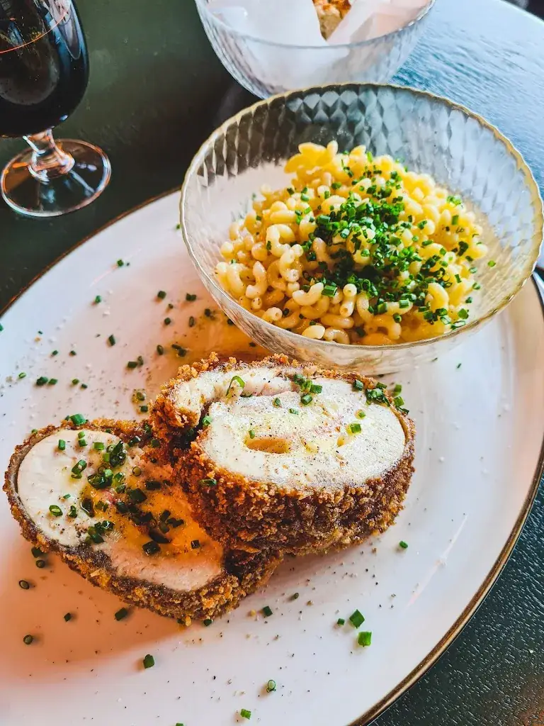 Grand’Place_Montreuil-sur-Mer_slider_image_3