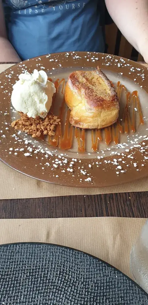 Trong VOBA_Le Crocodile_Pacé_recensione