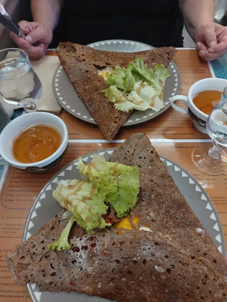 Anouk Soragna_Chez Soso_Piré-Chancé_review