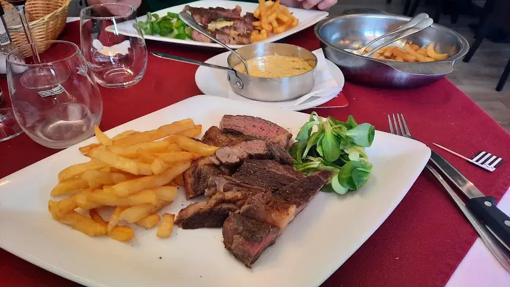 Chez Phil...A table !_Pleine-Fougères_slider_image_2