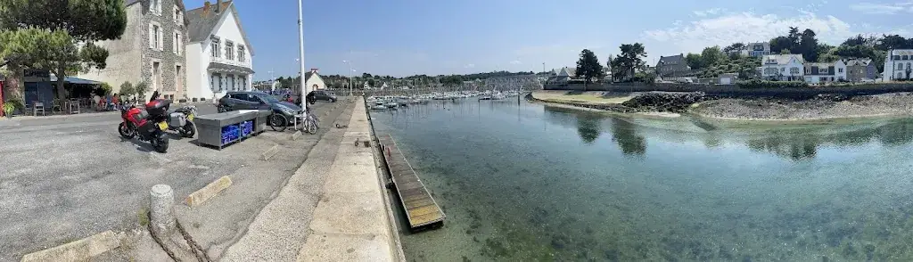 Cameron Jones_La Voile_Pléneuf-Val-André_review