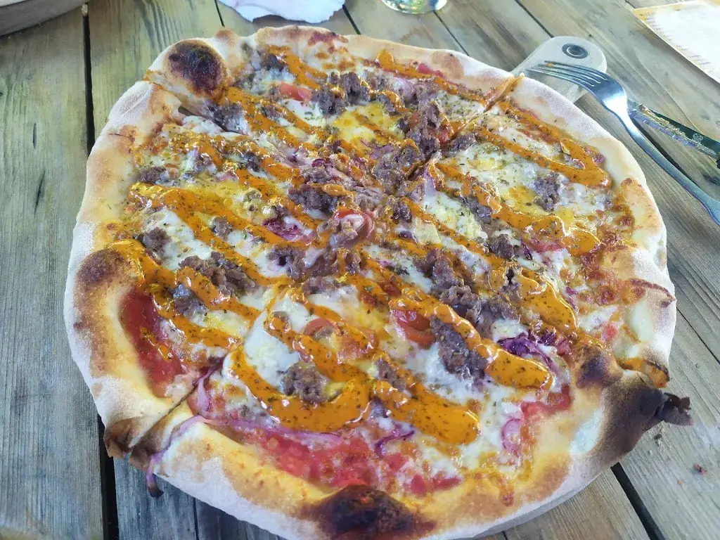 Constant Brossard_Bar pizzas LE CABANON_Pleucadeuc_review