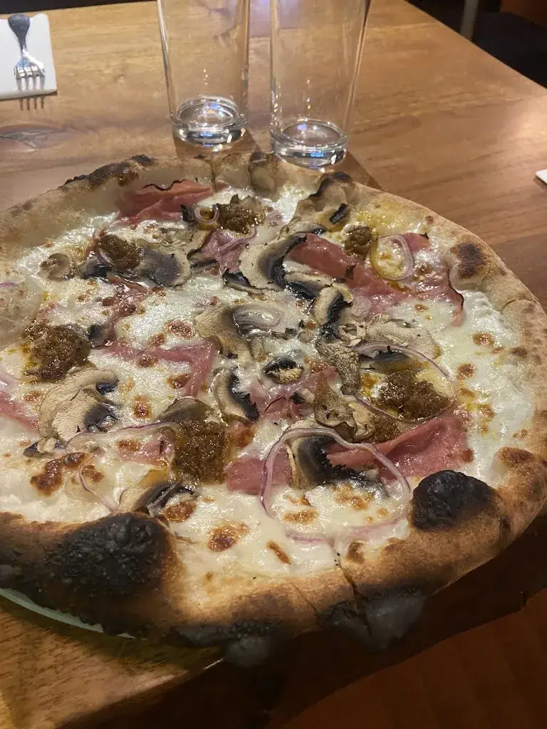 Avenue 31 Pizzeria & Burger house & Steak house_Valserhône_slider_image_3