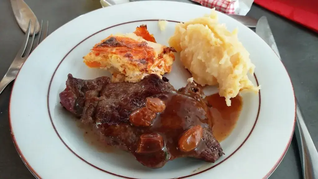 Restaurant La Fourchette Restaurant in Pleugriffet