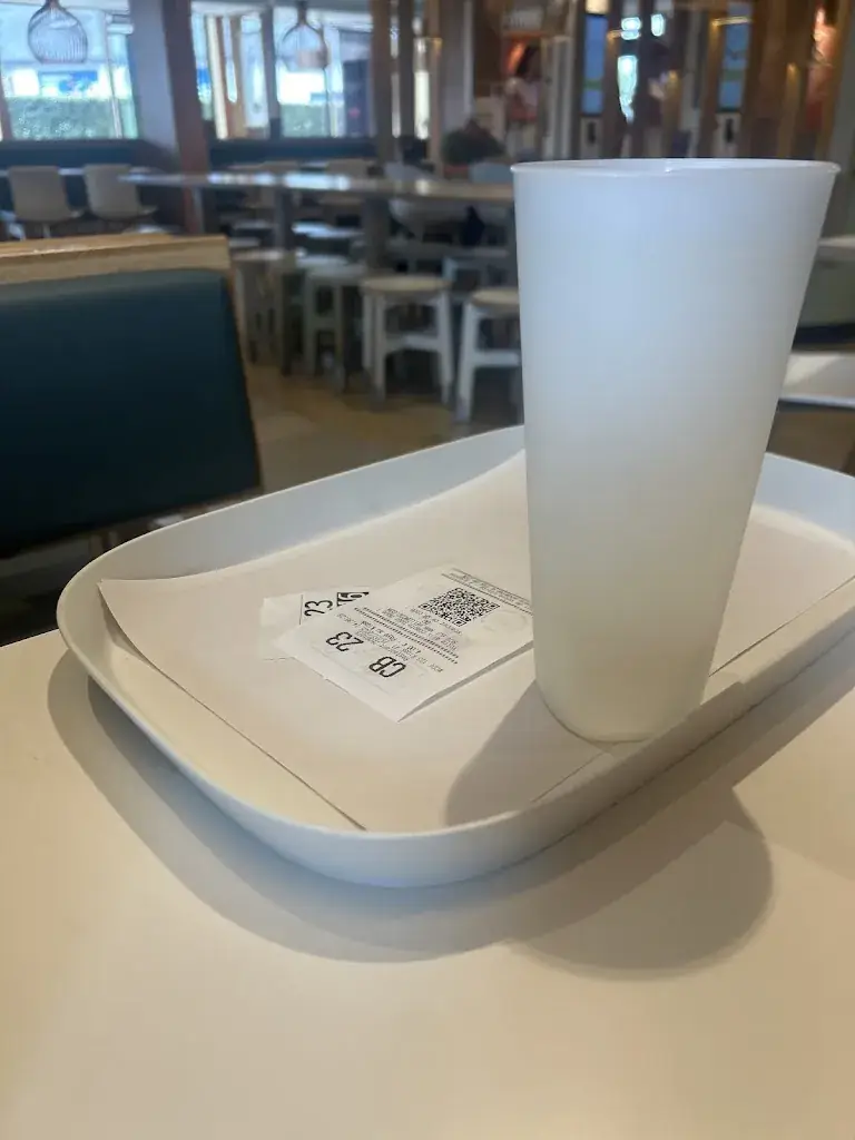 Aurélie BUKOVAC_McDonald's_Pleumeleuc_review