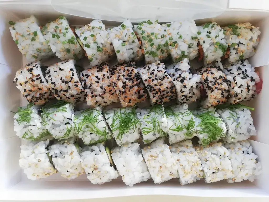 Menu_Sushi me Asian food_Pleslin-Trigavou_image_9