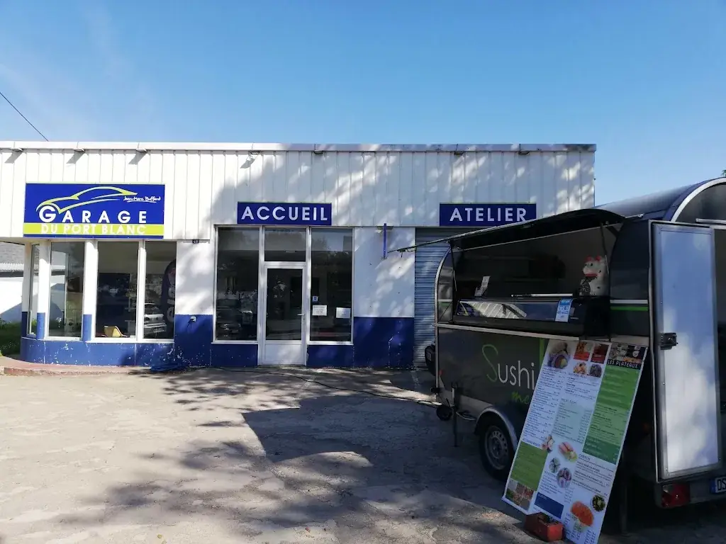 Sushi me Asian food_Pleslin-Trigavou_slider_image_1