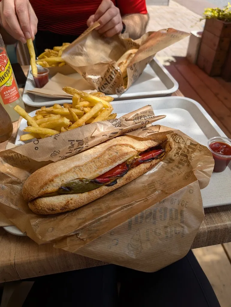 Ellyn Renou_Le Bel Instant - Pizza 🍕, Snack 🍔🍟 , Glace🍦._Pénestin_review