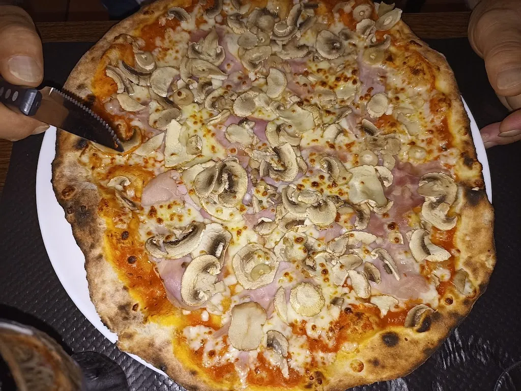 aleks stojanovic_Pizzéria Lorenzzano_Pénestin_review