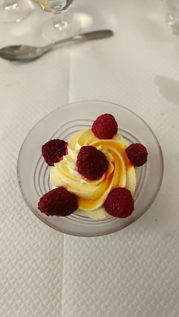 Catherine Lartaux_Au Vieux Logis_Ploemel_review