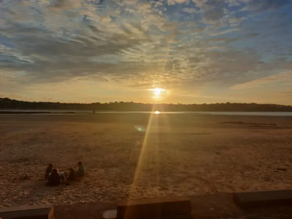 Marguerite Delplanque_Le Petit Bain_Plestin-les-Grèves_review