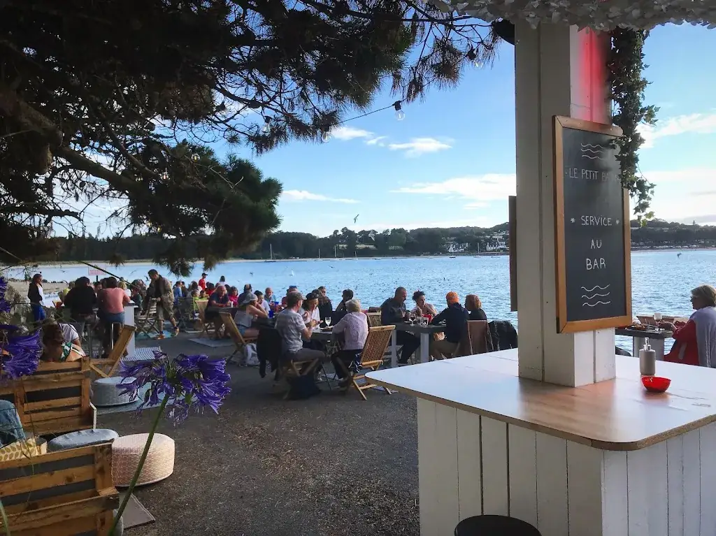 Le Petit Bain Restaurant in Plestin-les-Grèves