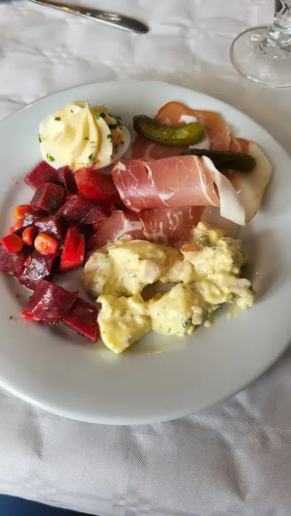 BEATRICE LE MENACH_Le Trevros_Plestin-les-Grèves_review