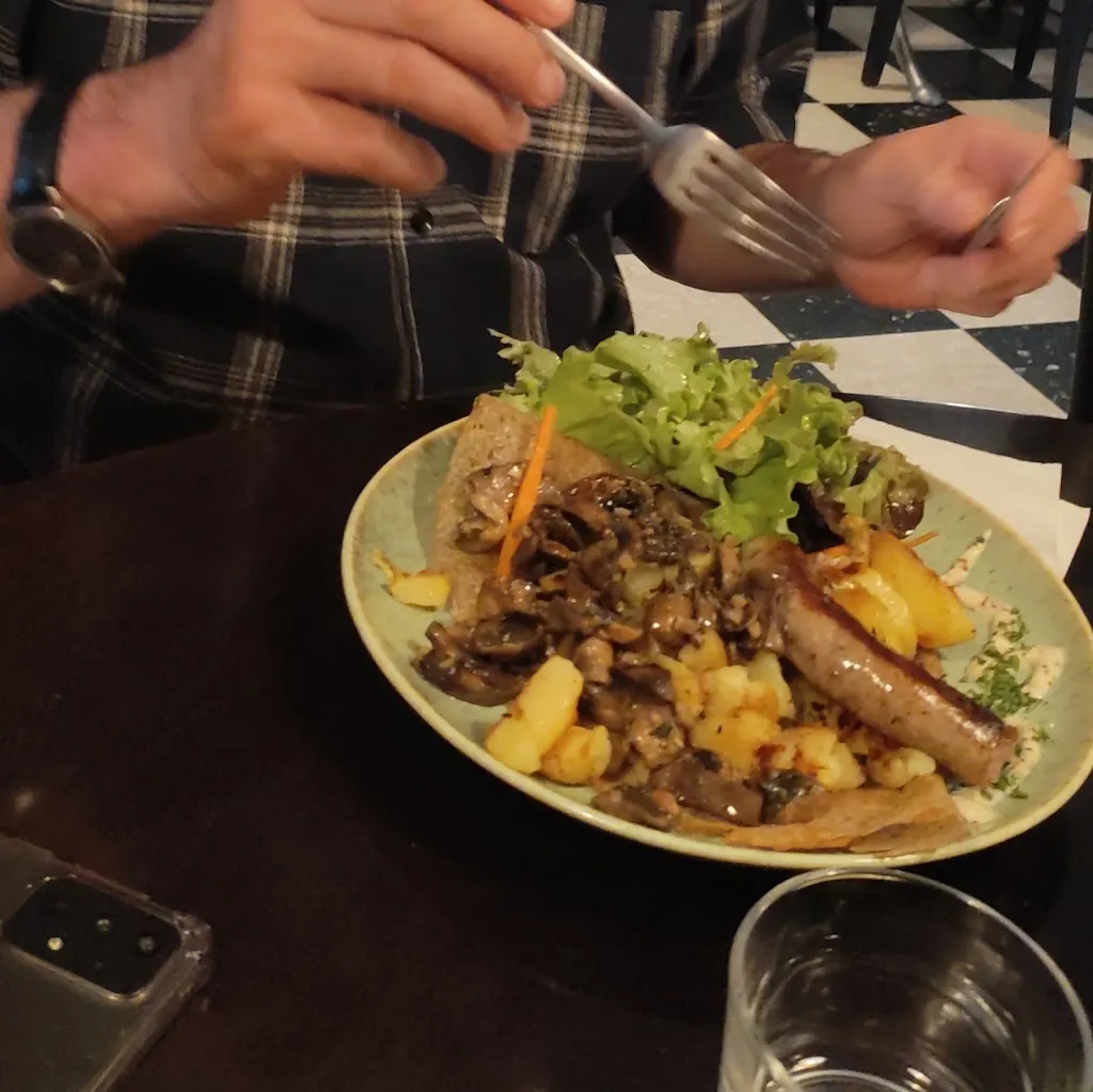 Anne Marchasson_AVEL ZO_Plestin-les-Grèves_review