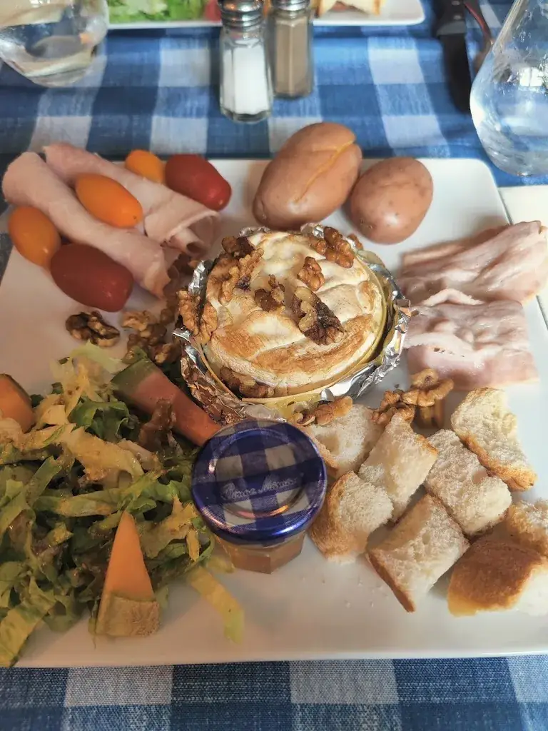 Au pied des monts_Pleyber-Christ_slider_image_1