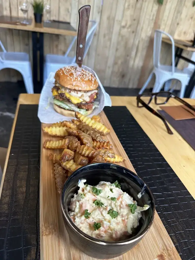 Alan K-W_El bosque gastro Bar_Valserhône_recensione