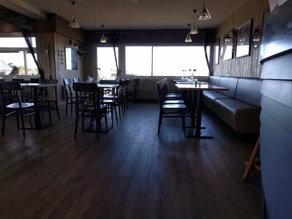 Daniel Lee_Le Bout'dl'ile_Pleumeur-Bodou_review