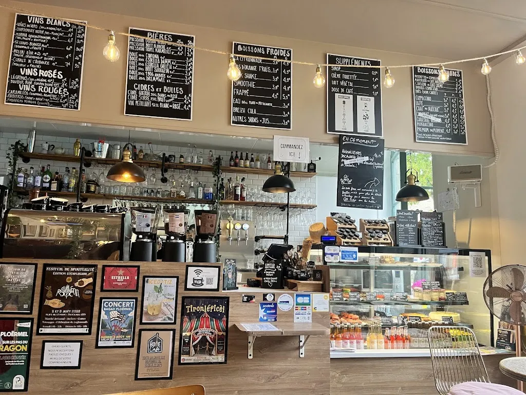 At Home Café_Ploërmel_slider_image_3