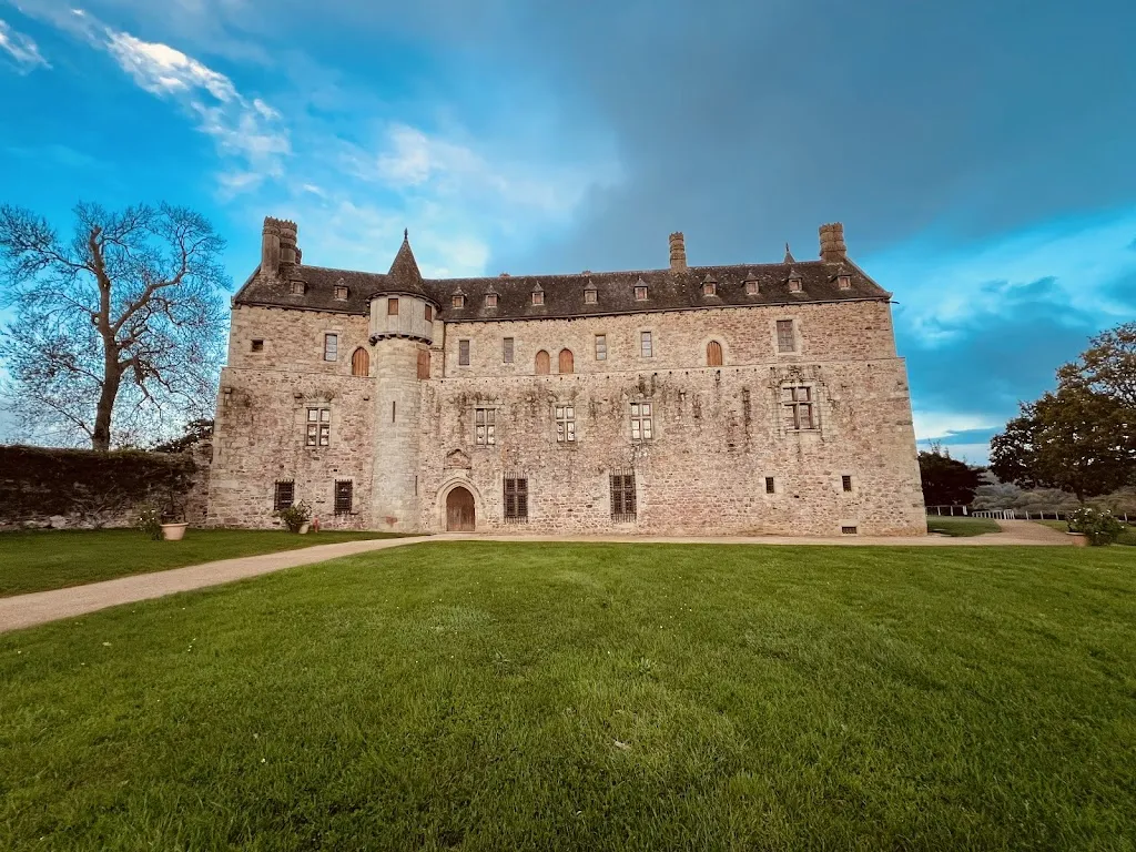 Joan Arratia_Château de la Roche-Jagu_Ploëzal_review