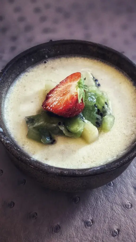 Enrico Neuber_Au Coin du Feu_Locronan_review