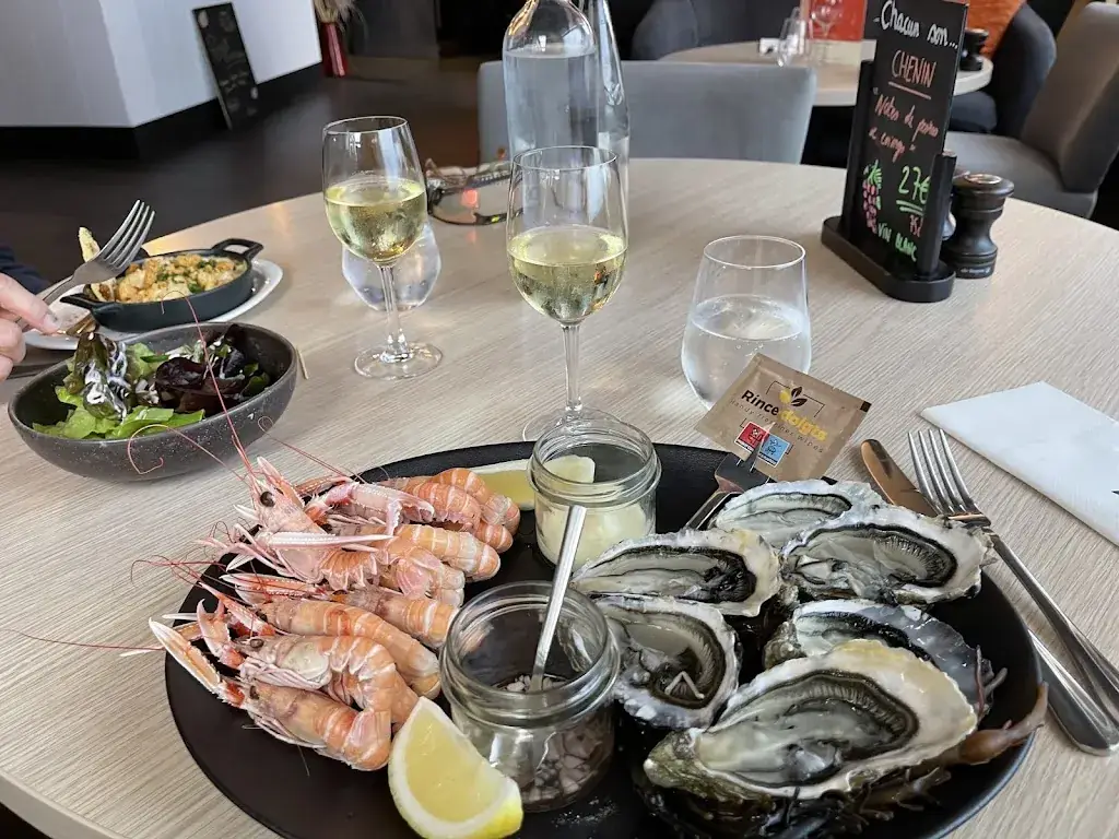 Catherine GILLET GEORGY_Bistrot Du Port_Plobannalec-Lesconil_review