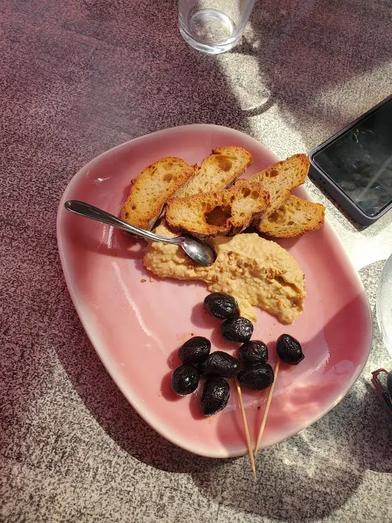 Angelina Strempel_Les cocottes de Lesco_Plobannalec-Lesconil_review