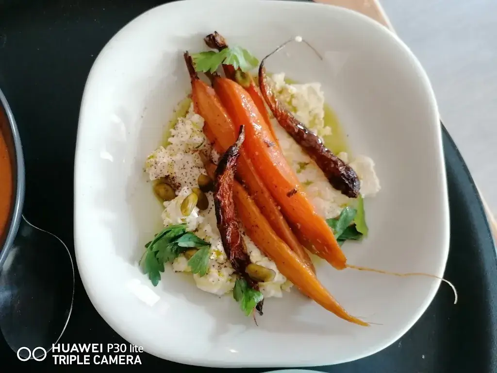 Ana Ana_Plouasne_slider_image_2