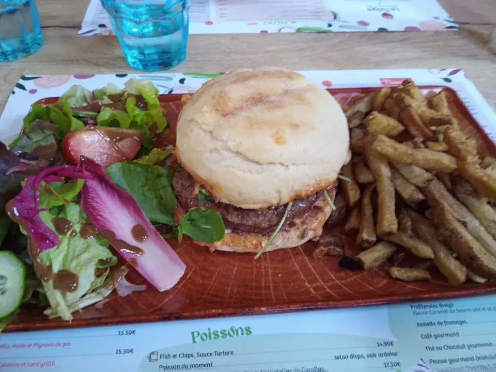 Nadine Kernec_La Tulipe_Plomeur_review