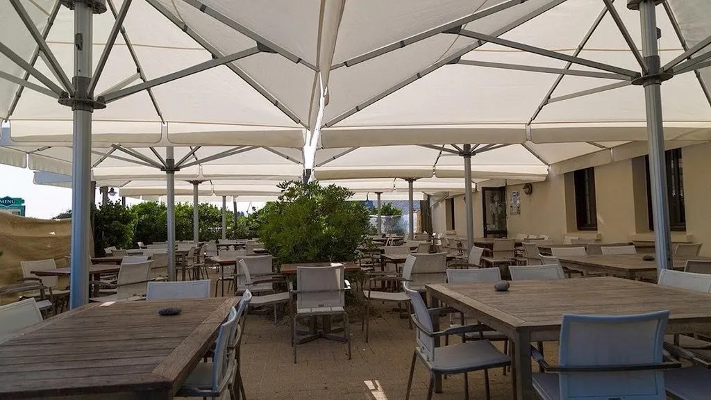 Crêperie Le Rayon Vert restaurant in Plomeur