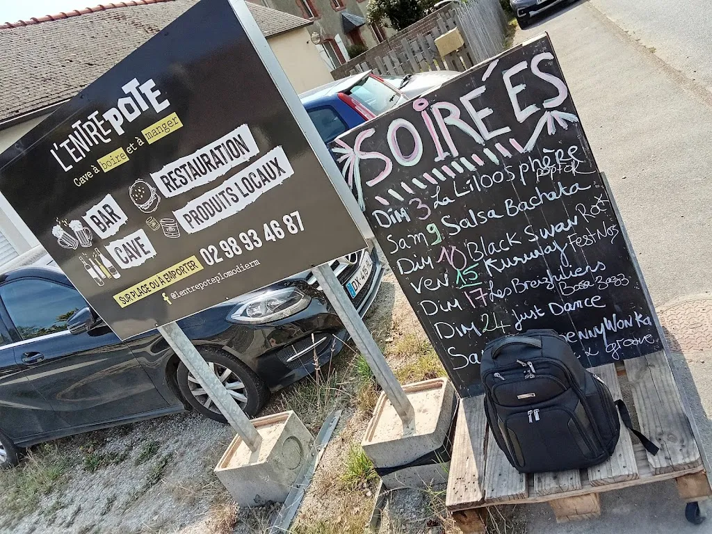 Hamed Meite TV_L'entrepote - Cave à boire et à manger_Plomodiern_review