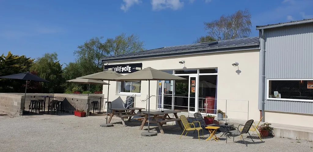 L'entrepote - Cave à boire et à manger_Plomodiern_slider_image_3