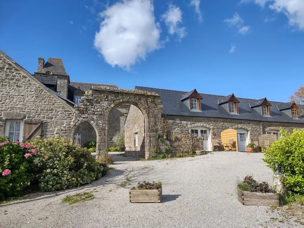 Peter Bridge_Manoir De Moëllien_Plonévez-Porzay_review