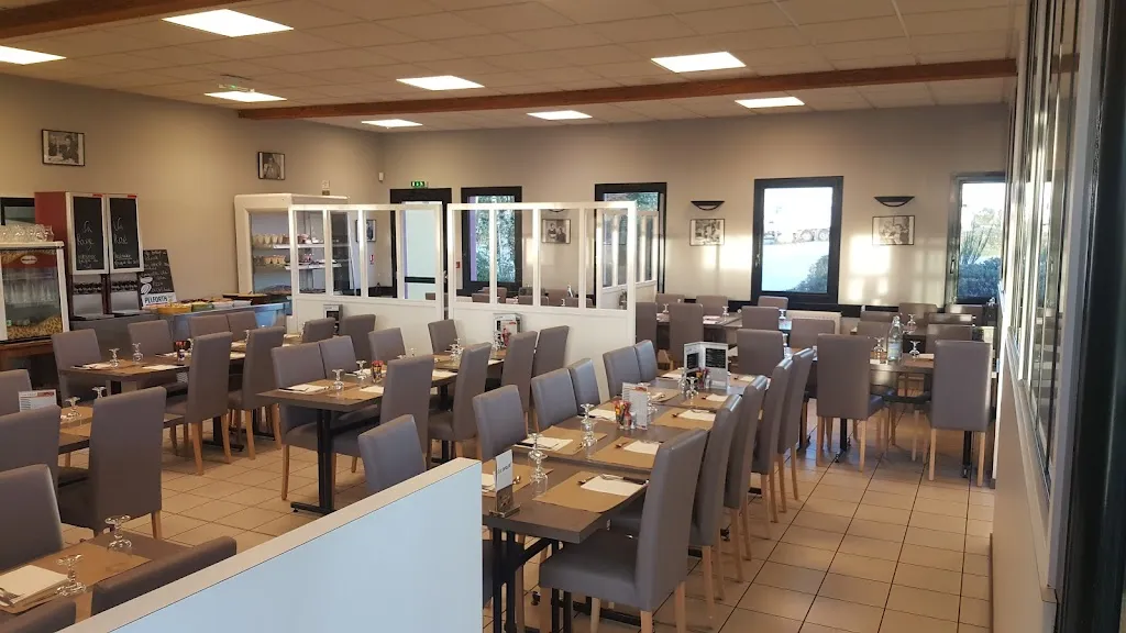 Le Relais de Mescoden restaurant in Ploudaniel