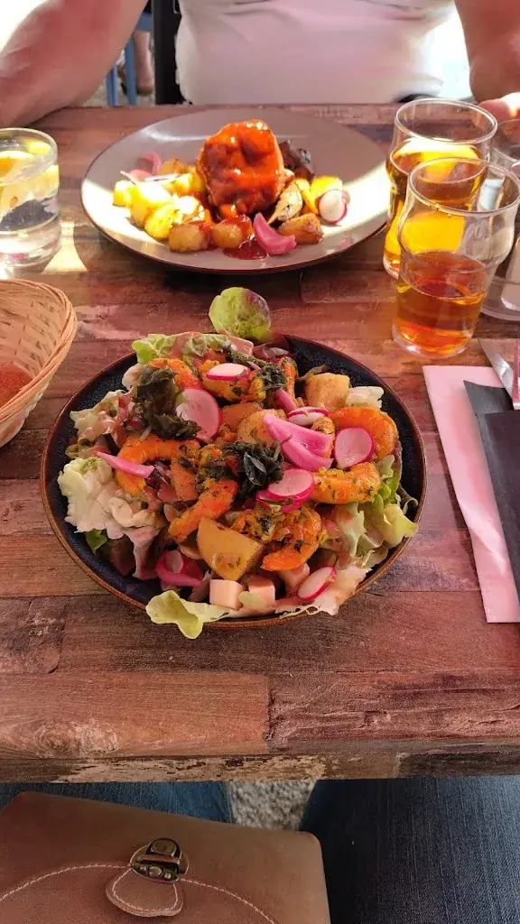 anne-sophie decloquement_BORN TO BIGORNEAU_Plogoff_review