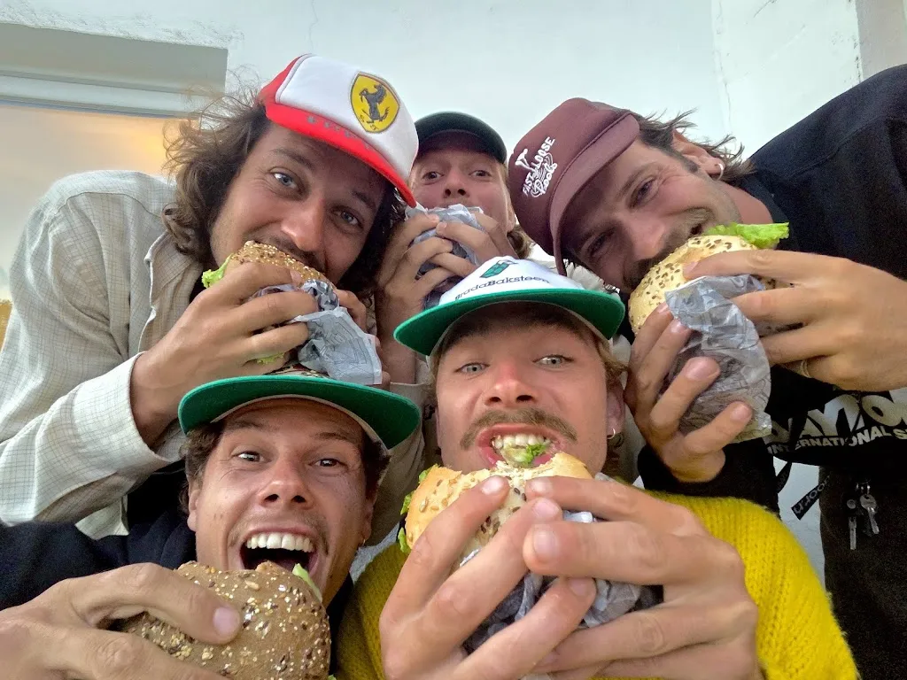 Roel van Oosterhout_Le Flambé_Plogoff_review