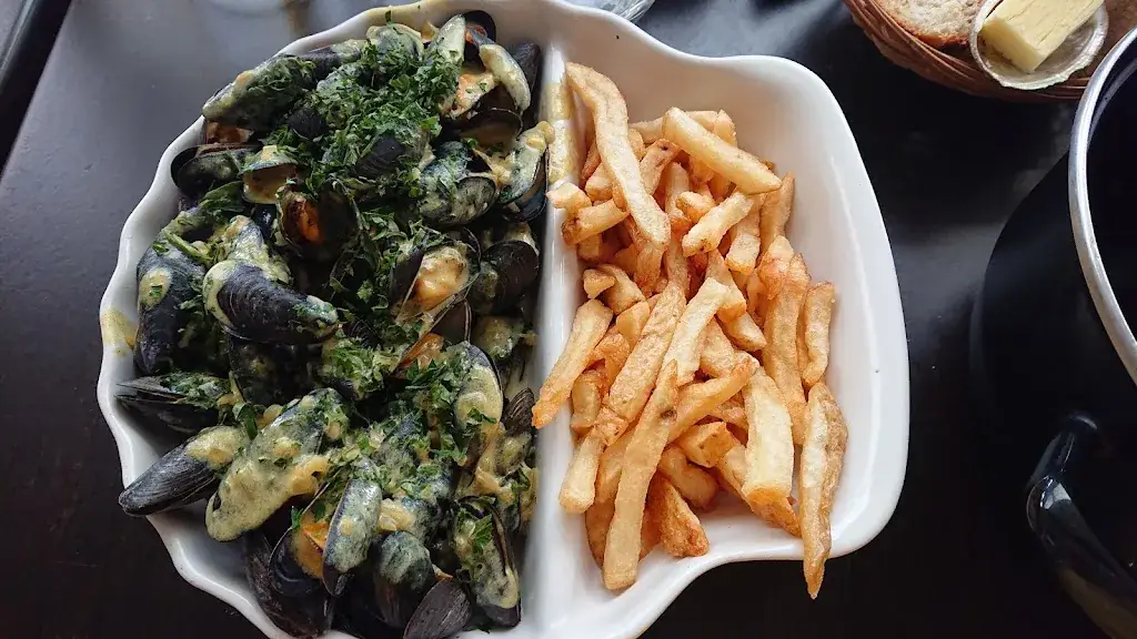 Le Grand Bleu_Plogoff_slider_image_2