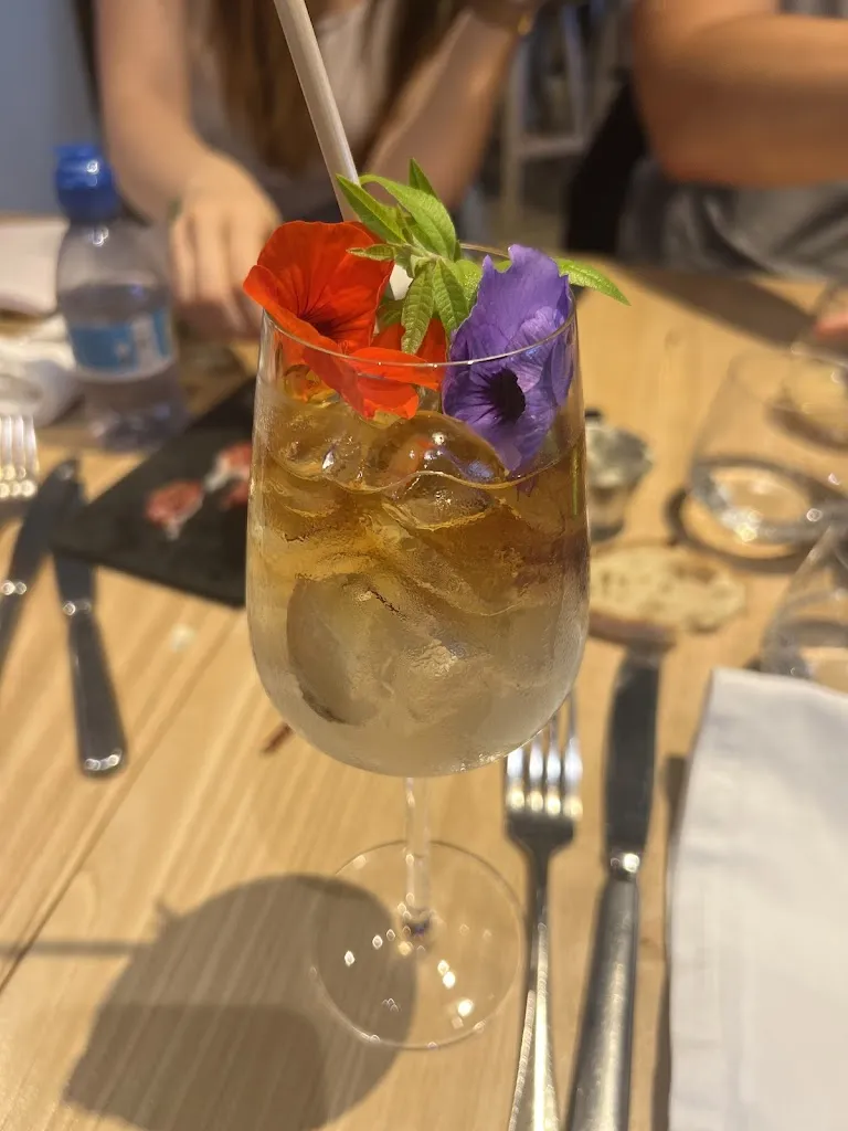 Lea Warin_Le Comptoir de La Butte_Plouider_review